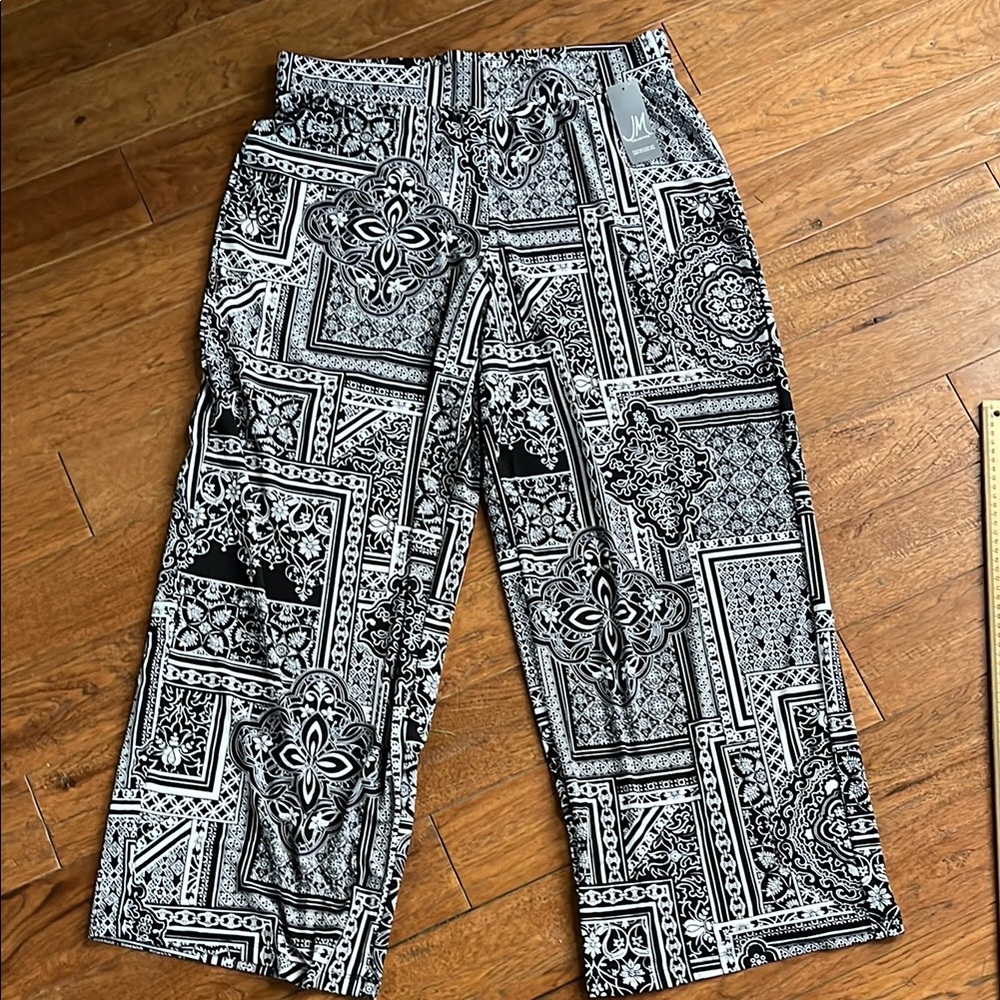 JM Black and White Patterned Pants